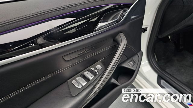 BMW 5-Series 520d xDrive M Sport Package Plus