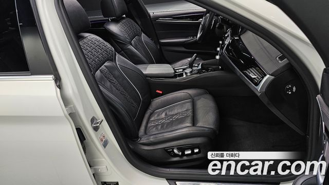 BMW 5-Series 520d xDrive M Sport Package Plus