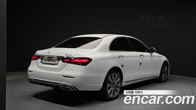 Mercedes-Benz E-Class E300e 4MATIC Exclusive