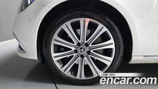Mercedes-Benz E-Class E300e 4MATIC Exclusive