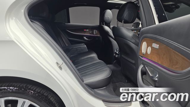 Mercedes-Benz E-Class E300e 4MATIC Exclusive