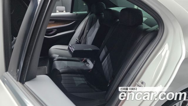 Mercedes-Benz E-Class E300e 4MATIC Exclusive