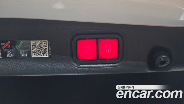 Mercedes-Benz E-Class E300e 4MATIC Exclusive