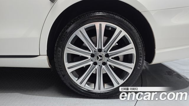 Mercedes-Benz E-Class E300e 4MATIC Exclusive