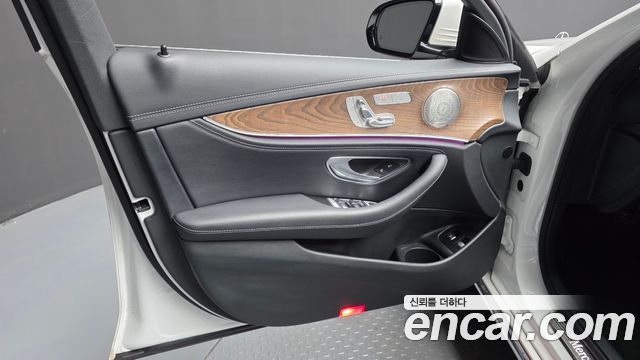 Mercedes-Benz E-Class E300e 4MATIC Exclusive