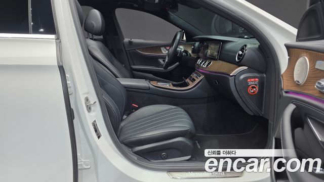 Mercedes-Benz E-Class E300e 4MATIC Exclusive