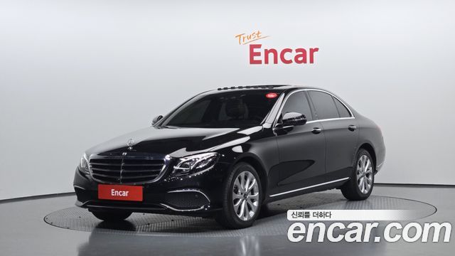 Mercedes-Benz E-Class E300 4MATIC Exclusive