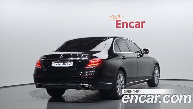 Mercedes-Benz E-Class E300 4MATIC Exclusive