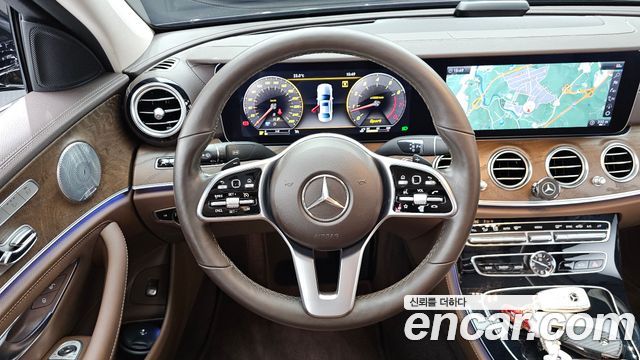 Mercedes-Benz E-Class E300 4MATIC Exclusive