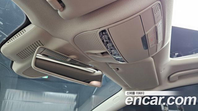 Mercedes-Benz E-Class E300 4MATIC Exclusive