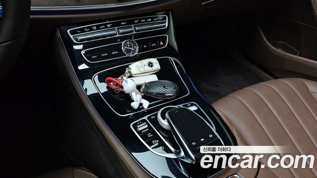 Mercedes-Benz E-Class E300 4MATIC Exclusive