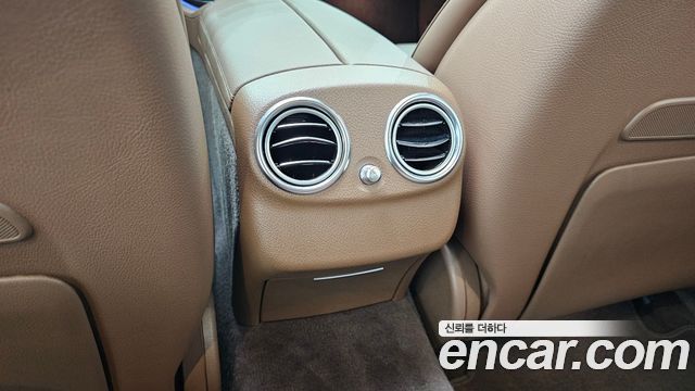 Mercedes-Benz E-Class E300 4MATIC Exclusive