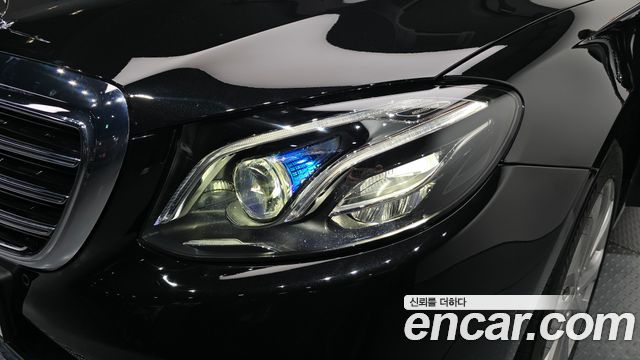 Mercedes-Benz E-Class E300 4MATIC Exclusive