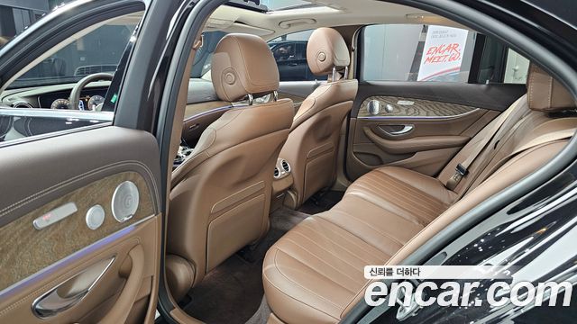 Mercedes-Benz E-Class E300 4MATIC Exclusive