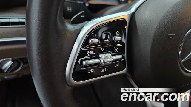 Mercedes-Benz E-Class E300 4MATIC Exclusive