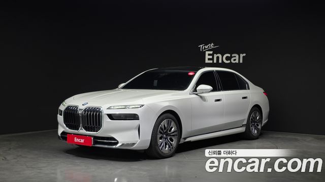 BMW 7-Series 740i sDrive Design Pure Excellence