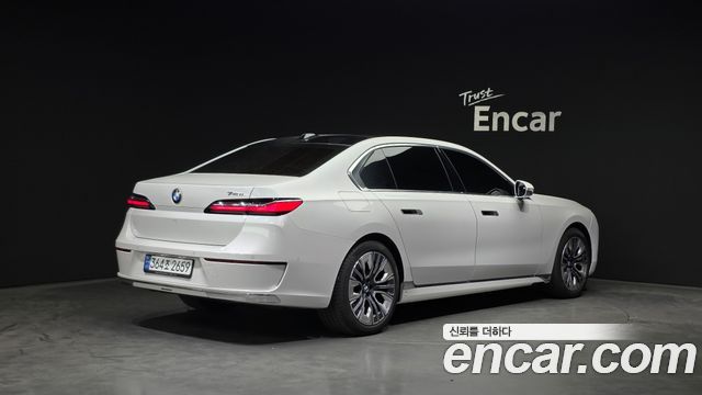 BMW 7-Series 740i sDrive Design Pure Excellence