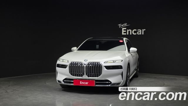 BMW 7-Series 740i sDrive Design Pure Excellence