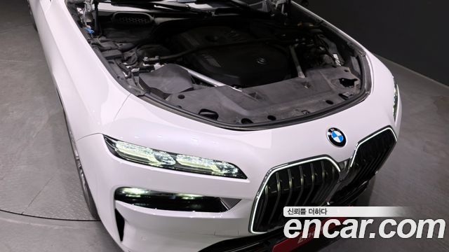 BMW 7-Series 740i sDrive Design Pure Excellence