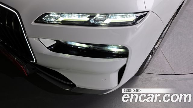 BMW 7-Series 740i sDrive Design Pure Excellence