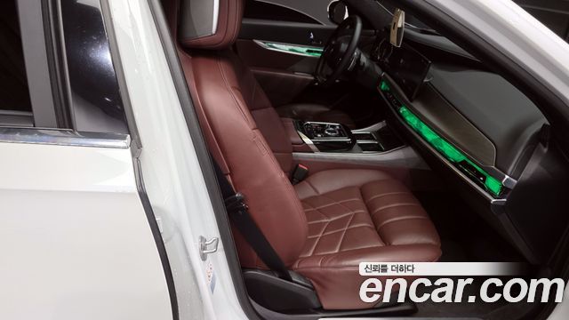 BMW 7-Series 740i sDrive Design Pure Excellence