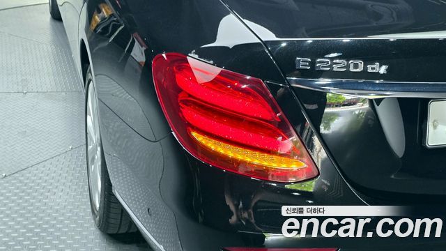 Mercedes-Benz E-Class E220d 4MATIC Exclusive