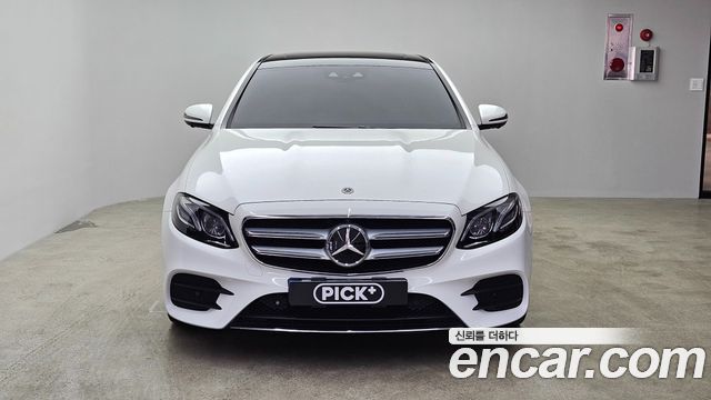 Mercedes-Benz E-Class E300 4MATIC AMG Line