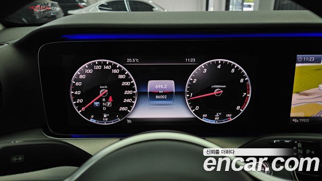 Mercedes-Benz E-Class E300 4MATIC AMG Line