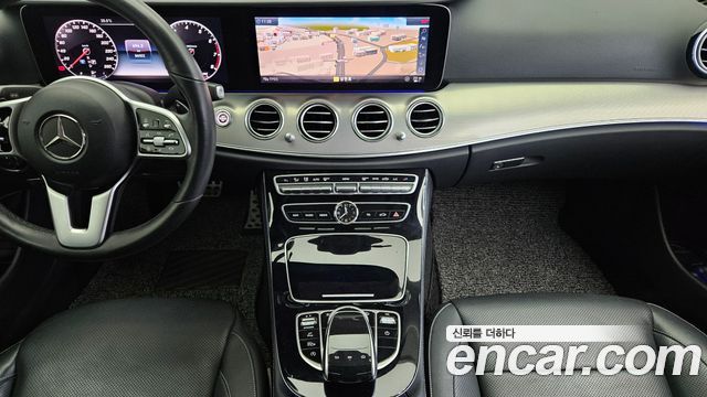 Mercedes-Benz E-Class E300 4MATIC AMG Line