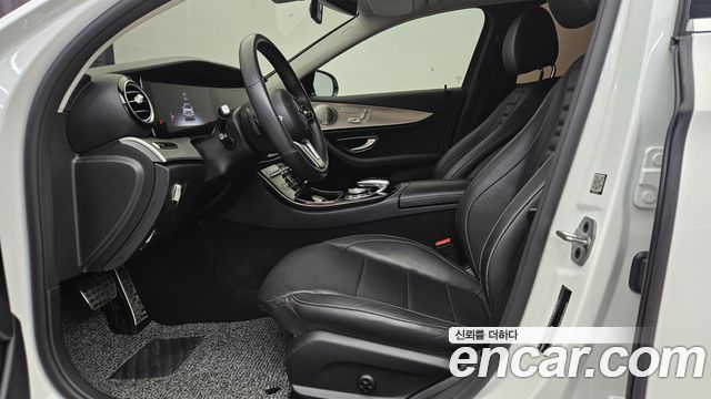 Mercedes-Benz E-Class E300 4MATIC AMG Line