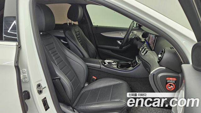 Mercedes-Benz E-Class E300 4MATIC AMG Line