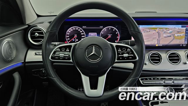 Mercedes-Benz E-Class E300 4MATIC AMG Line