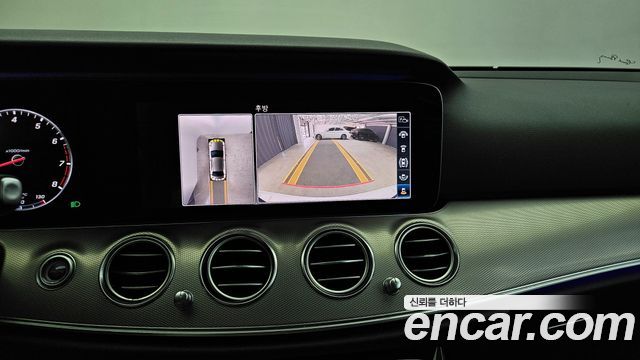 Mercedes-Benz E-Class E300 4MATIC AMG Line