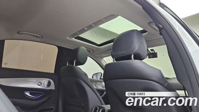 Mercedes-Benz E-Class E300 4MATIC AMG Line