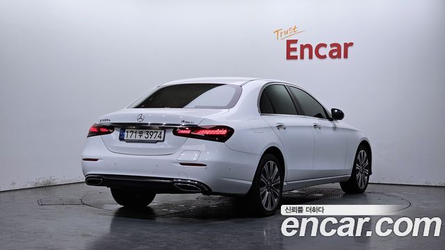 Mercedes-Benz E-Class E300e 4MATIC Exclusive