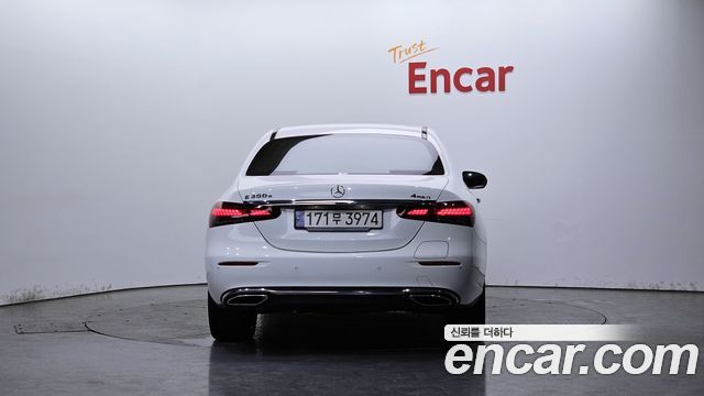 Mercedes-Benz E-Class E300e 4MATIC Exclusive