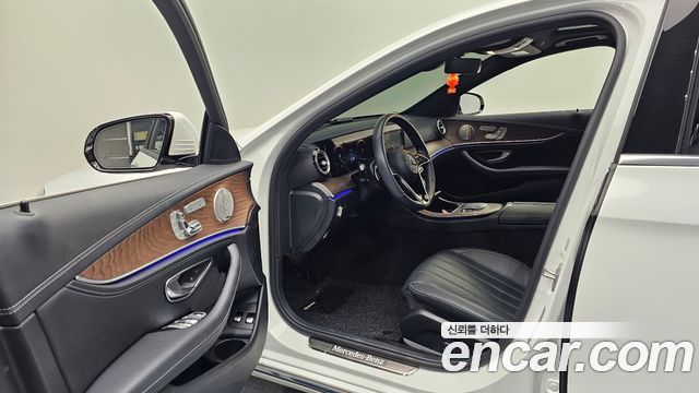Mercedes-Benz E-Class E300e 4MATIC Exclusive