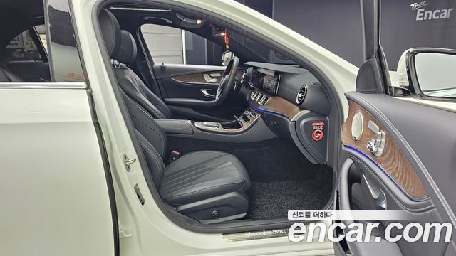 Mercedes-Benz E-Class E300e 4MATIC Exclusive