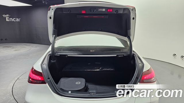 Mercedes-Benz E-Class E300e 4MATIC Exclusive