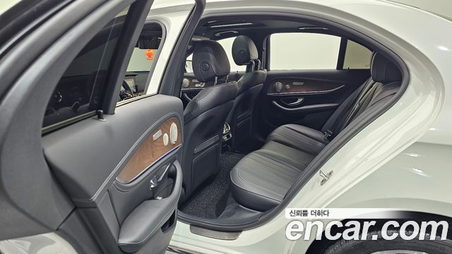 Mercedes-Benz E-Class E300e 4MATIC Exclusive
