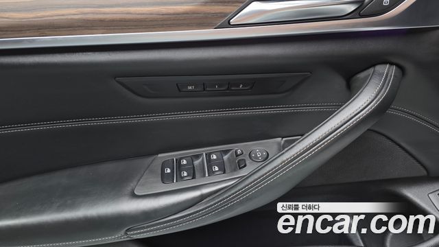BMW 5-Series 530i Luxury Plus