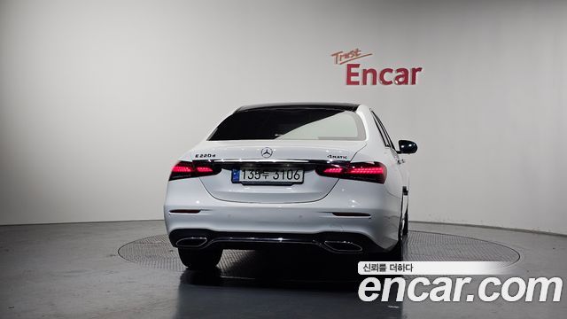 Mercedes-Benz E-Class E220d 4MATIC AMG Line
