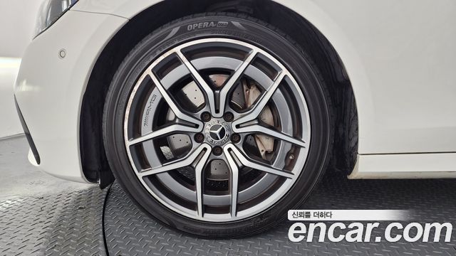 Mercedes-Benz E-Class E220d 4MATIC AMG Line