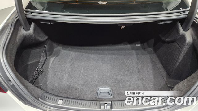 Mercedes-Benz E-Class E220d 4MATIC AMG Line