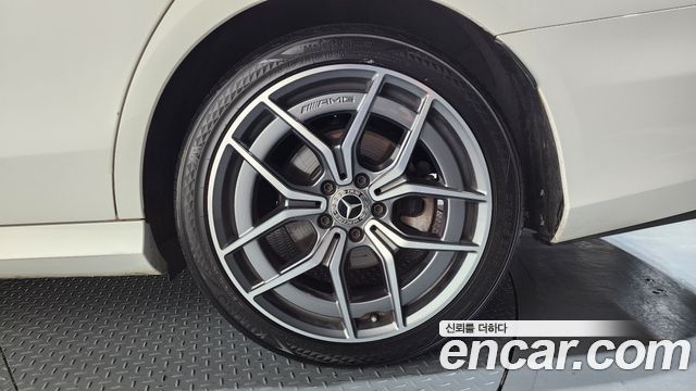 Mercedes-Benz E-Class E220d 4MATIC AMG Line