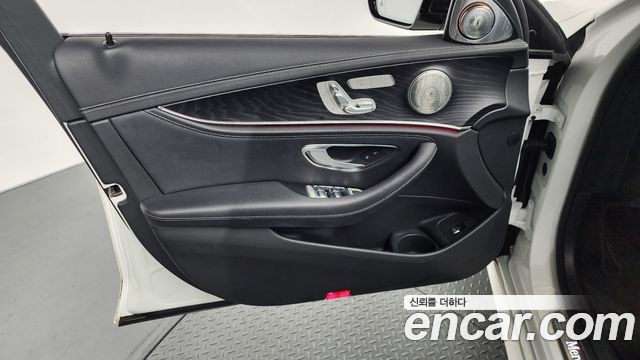 Mercedes-Benz E-Class E220d 4MATIC AMG Line