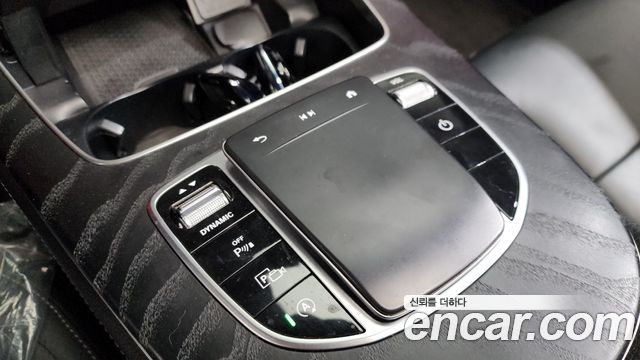 Mercedes-Benz E-Class E220d 4MATIC AMG Line