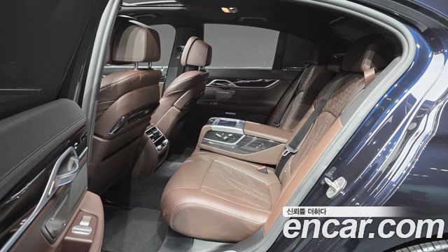 BMW 7-Series 730d xDrive M Sport