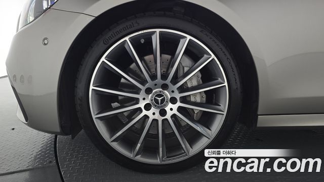 Mercedes-Benz E-Class E350 4MATIC AMG Line
