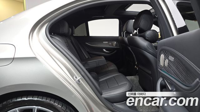 Mercedes-Benz E-Class E350 4MATIC AMG Line